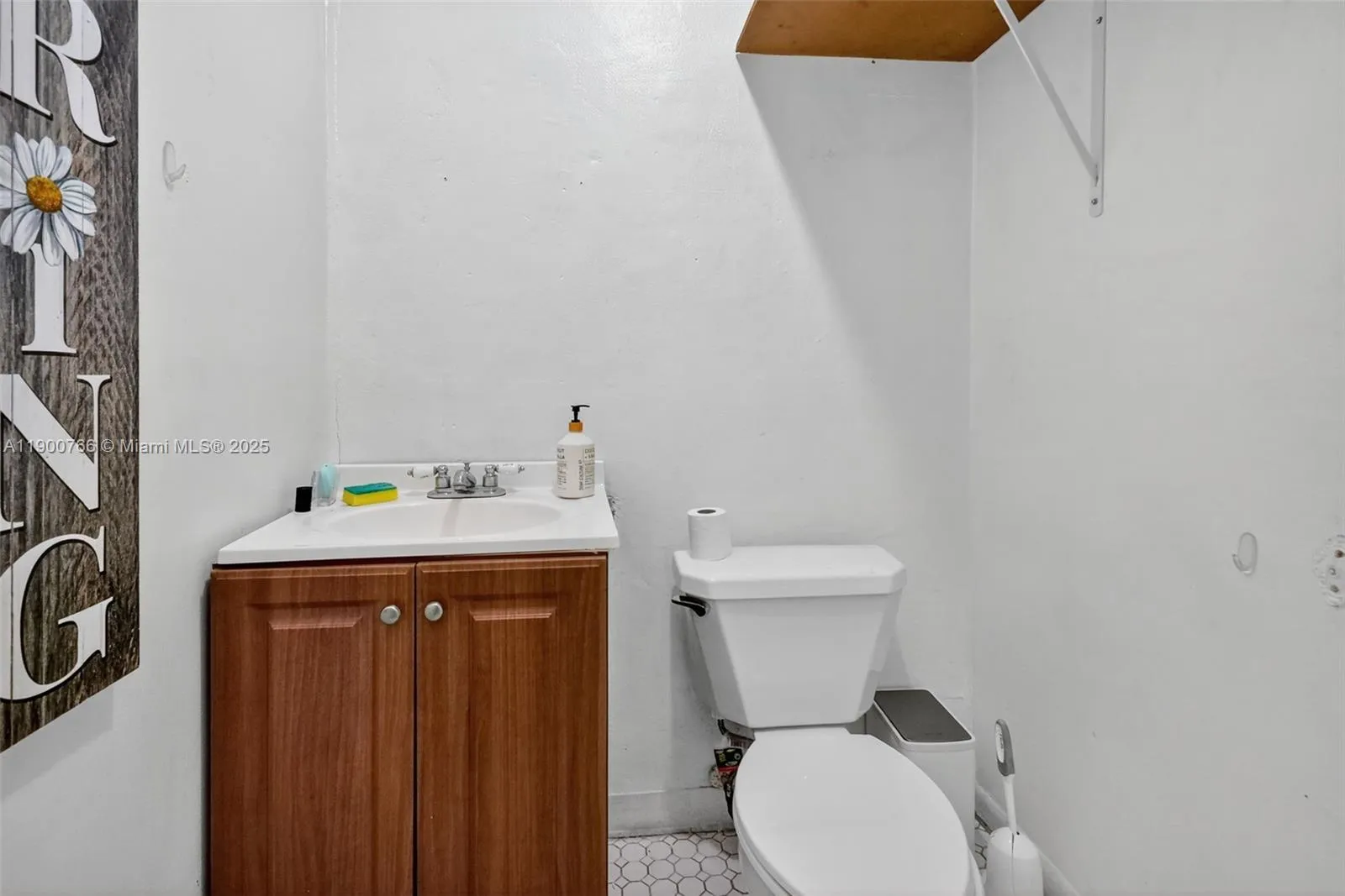 115 Ne 5th St 115, Hallandale Beach, Florida 33009, Hallandale Beach, Florida 33009, ,Commercial Sale,For Sale,115 Ne 5th St 115, Hallandale Beach, Florida 33009,A11900766