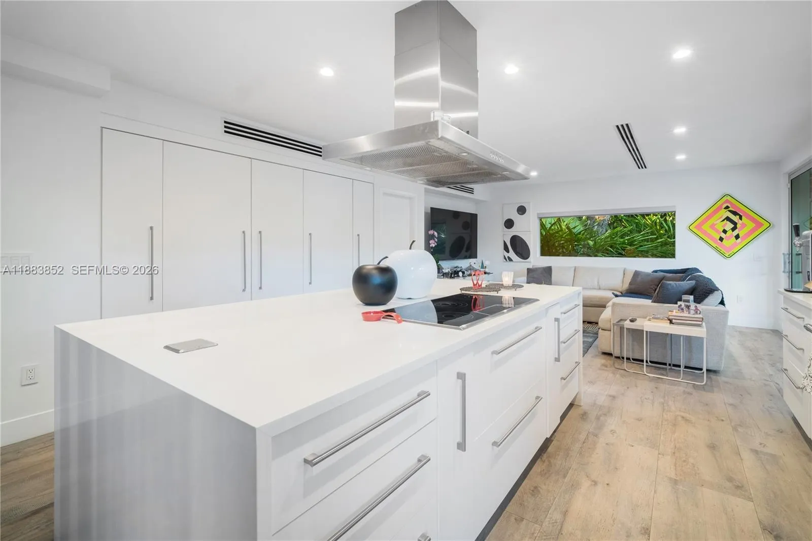 79 W Shore Dr W, Miami, Florida 33133, Miami, Florida 33133, 4 Bedrooms Bedrooms, 1 Room Rooms,4 BathroomsBathrooms,Residential,For Sale,79 W Shore Dr W, Miami, Florida 33133,A11883852