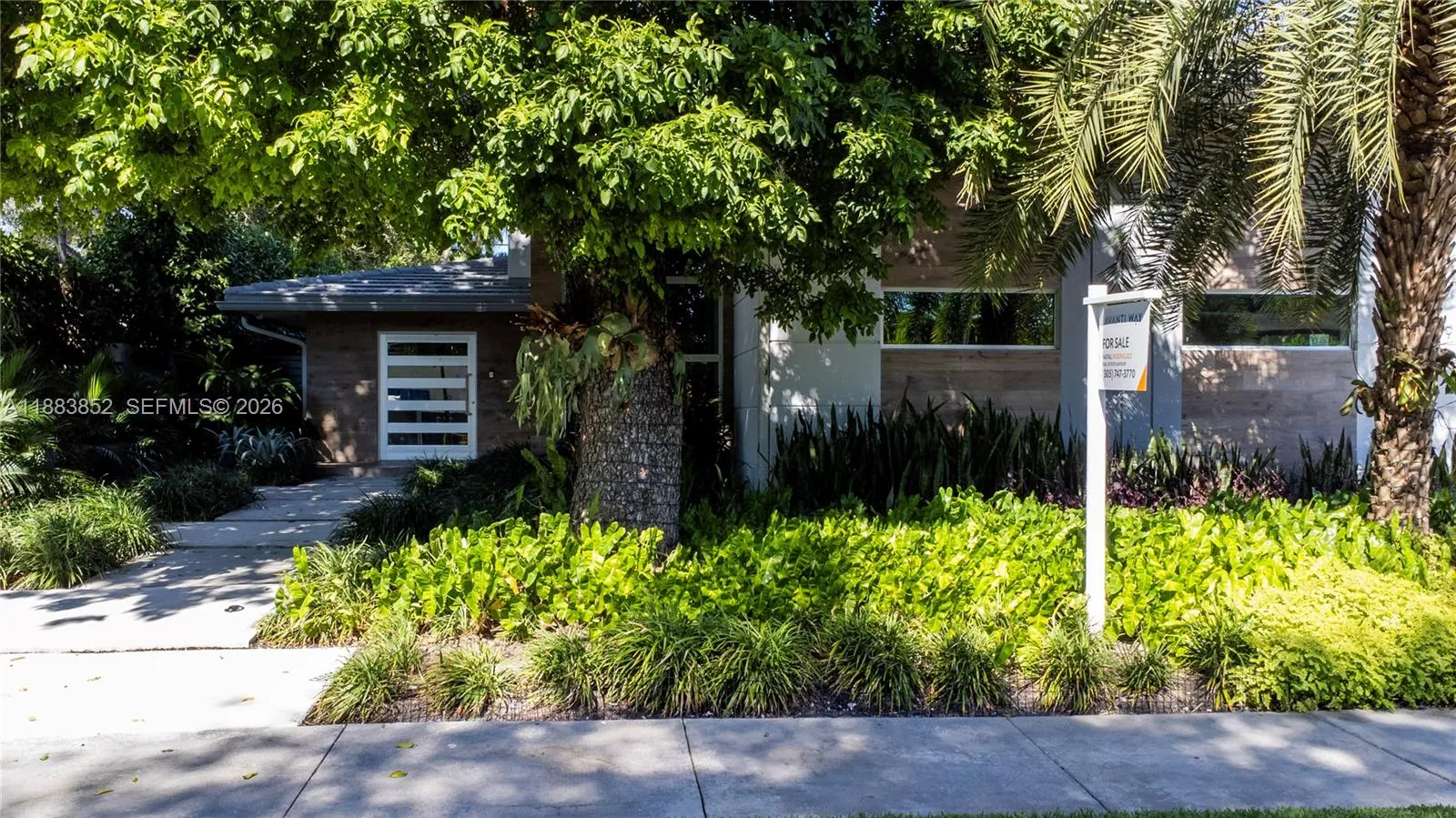 79 W Shore Dr W, Miami, Florida 33133, Miami, Florida 33133, 4 Bedrooms Bedrooms, 1 Room Rooms,4 BathroomsBathrooms,Residential,For Sale,79 W Shore Dr W, Miami, Florida 33133,A11883852