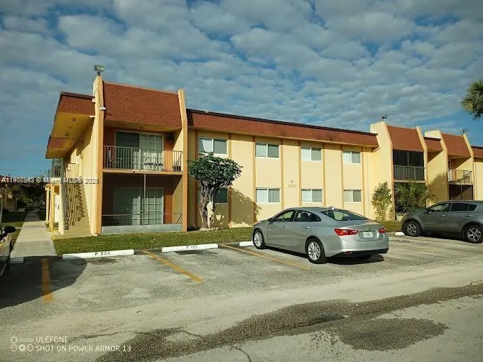 2952 Nw 55th Ave 2d, Lauderhill, Florida 33313, Lauderhill, Florida 33313, 2 Bedrooms Bedrooms, ,2 BathroomsBathrooms,Residential,For Sale,2952 Nw 55th Ave 2d, Lauderhill, Florida 33313,A11907963