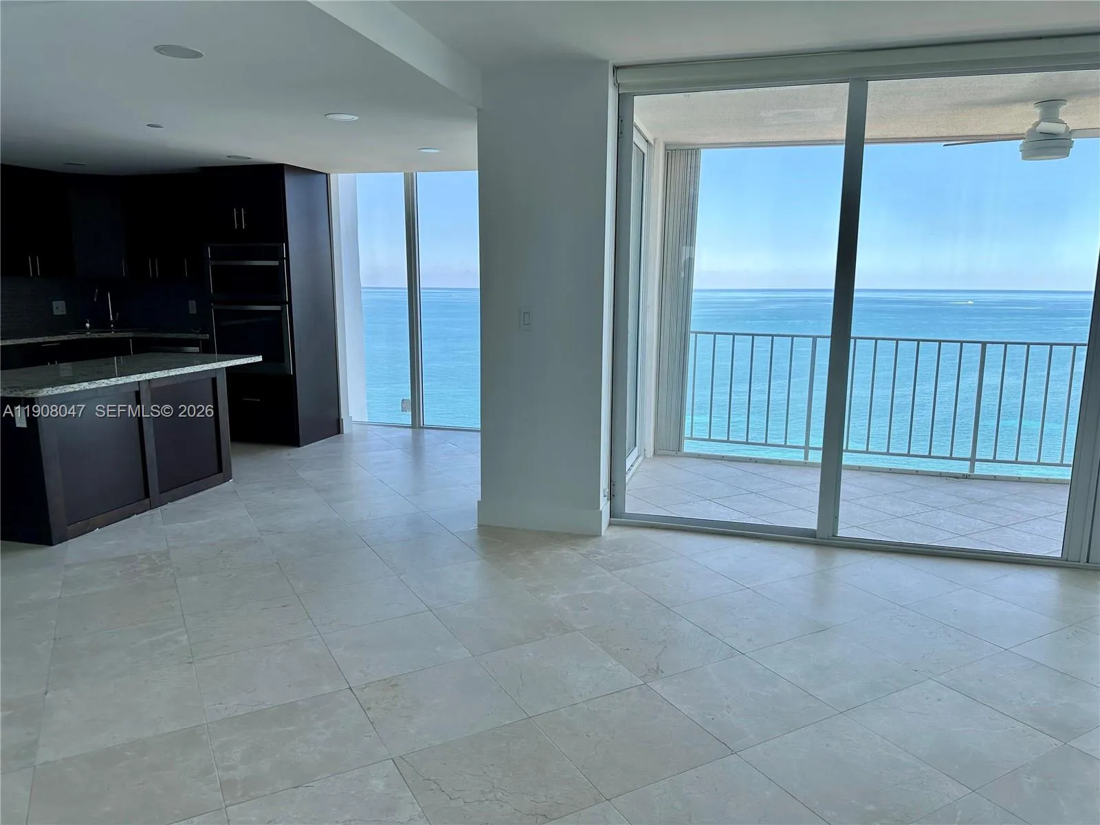881 Ocean Dr 22e, Key Biscayne, Florida 33149, Key Biscayne, Florida 33149, 3 Bedrooms Bedrooms, ,2 BathroomsBathrooms,Residential Lease,For Rent,881 Ocean Dr 22e, Key Biscayne, Florida 33149,A11908047