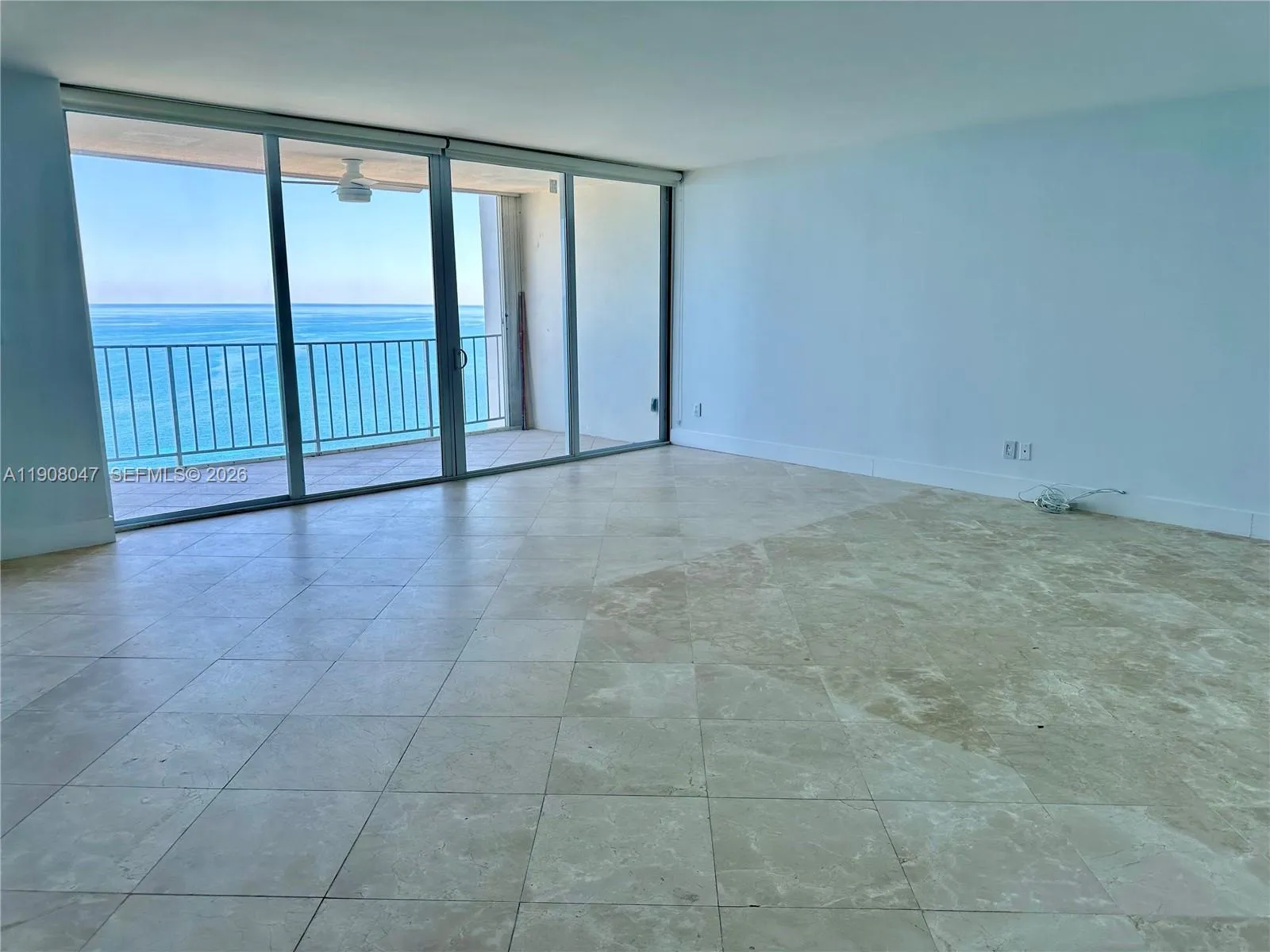 881 Ocean Dr 22e, Key Biscayne, Florida 33149, Key Biscayne, Florida 33149, 3 Bedrooms Bedrooms, ,2 BathroomsBathrooms,Residential Lease,For Rent,881 Ocean Dr 22e, Key Biscayne, Florida 33149,A11908047