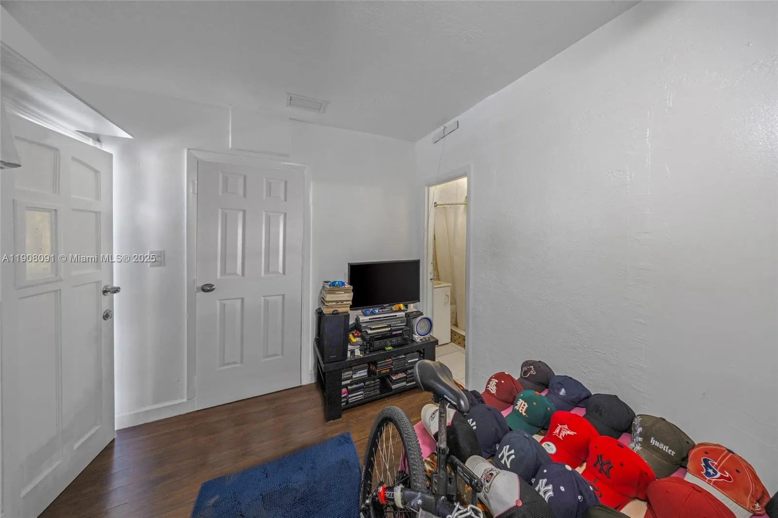 1334 Sw 4th St, Miami, Florida 33135, Miami, Florida 33135, ,Residential Income,For Sale,1334 Sw 4th St, Miami, Florida 33135,A11908091