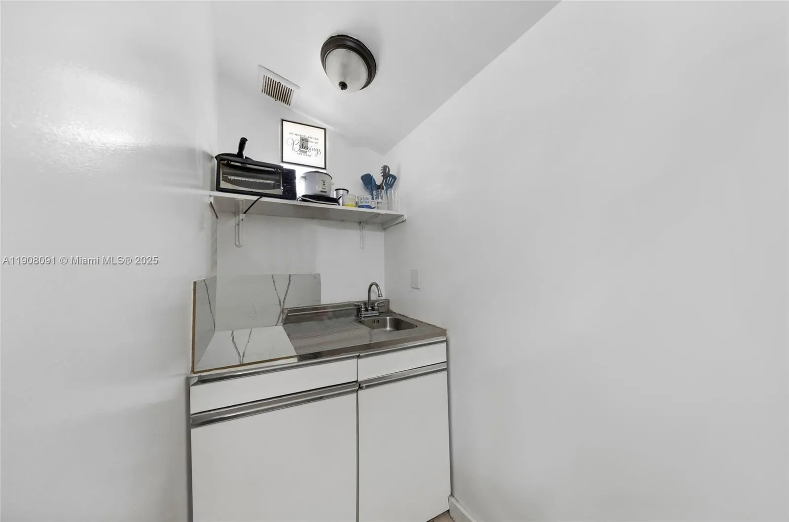 1334 Sw 4th St, Miami, Florida 33135, Miami, Florida 33135, ,Residential Income,For Sale,1334 Sw 4th St, Miami, Florida 33135,A11908091