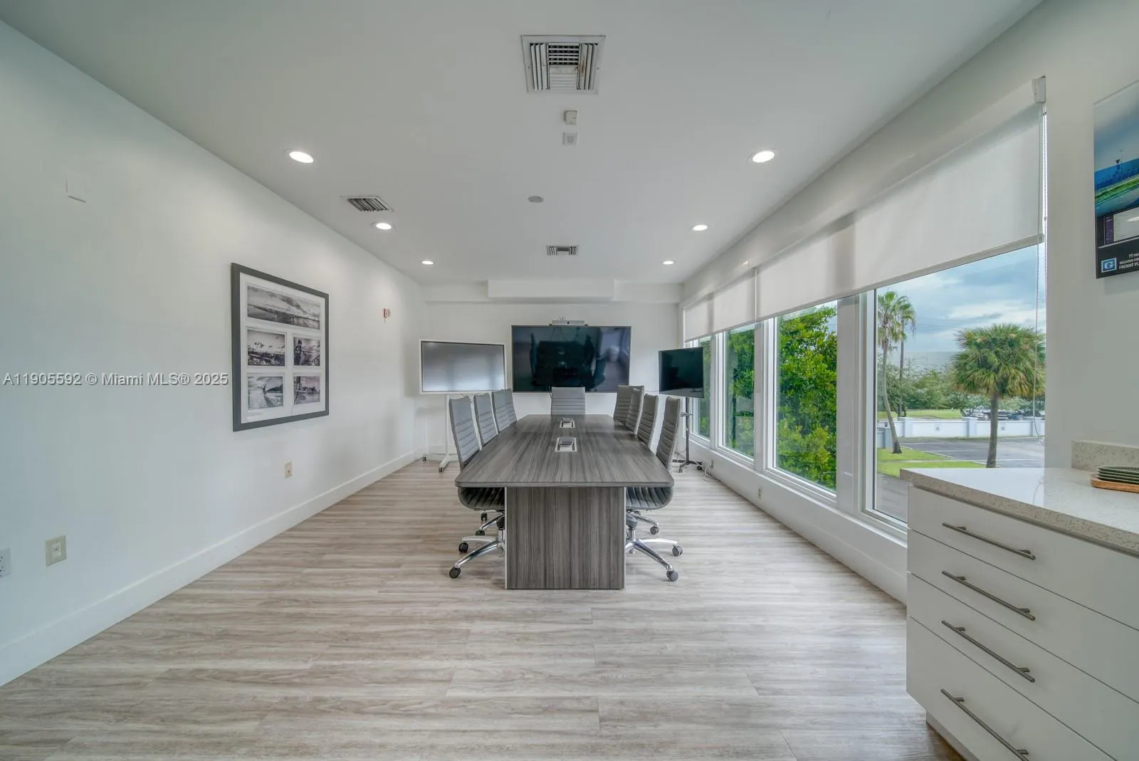7500 Nw 52nd St, Miami, Florida 33166, Miami, Florida 33166, ,Commercial Lease,For Rent,7500 Nw 52nd St, Miami, Florida 33166,A11905592