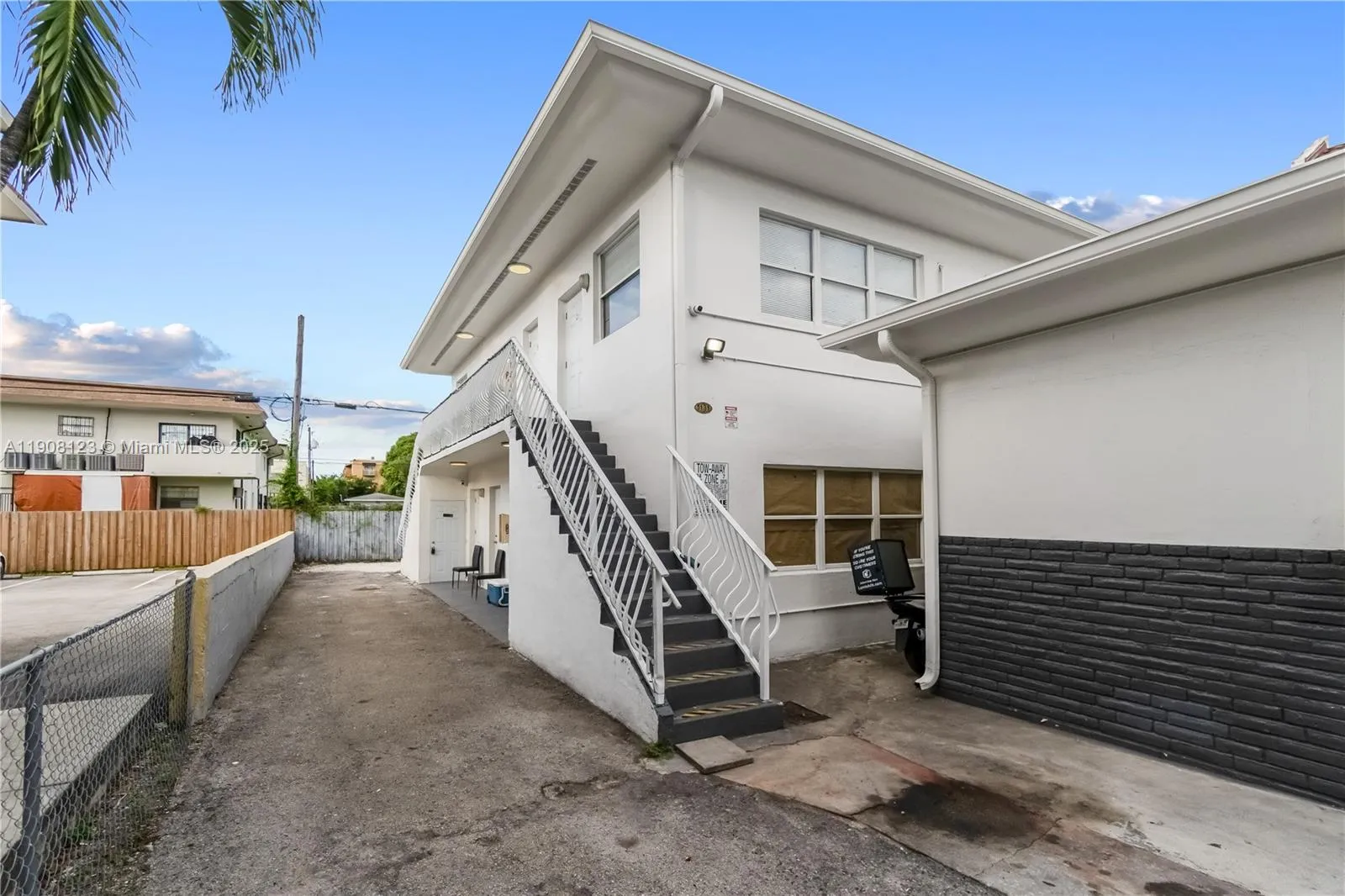 1131 Sw 7th St, Miami, Florida 33130, Miami, Florida 33130, ,Residential Income,For Sale,1131 Sw 7th St, Miami, Florida 33130,A11908123