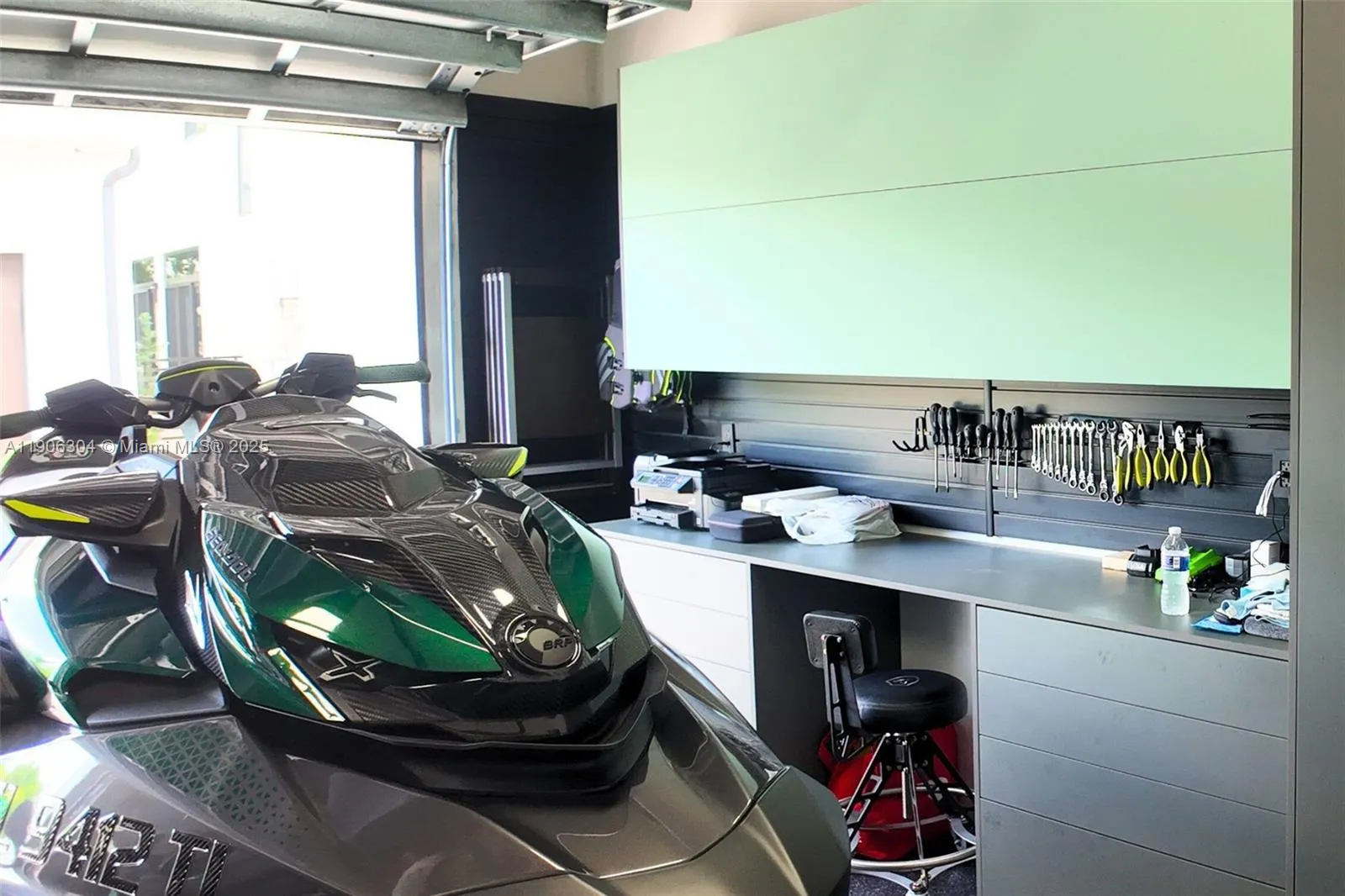 8002 Nw 43rd St, Doral, Florida 33166, Doral, Florida 33166, 4 Bedrooms Bedrooms, 1 Room Rooms,4 BathroomsBathrooms,Residential,For Sale,8002 Nw 43rd St, Doral, Florida 33166,A11906304