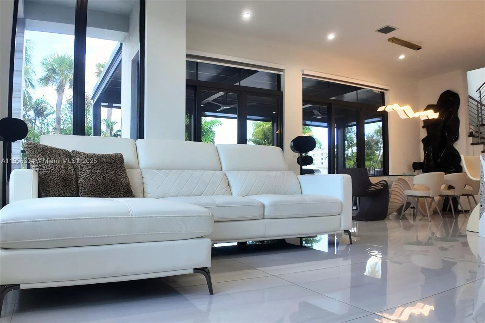 8002 Nw 43rd St, Doral, Florida 33166, Doral, Florida 33166, 4 Bedrooms Bedrooms, 1 Room Rooms,4 BathroomsBathrooms,Residential,For Sale,8002 Nw 43rd St, Doral, Florida 33166,A11906304