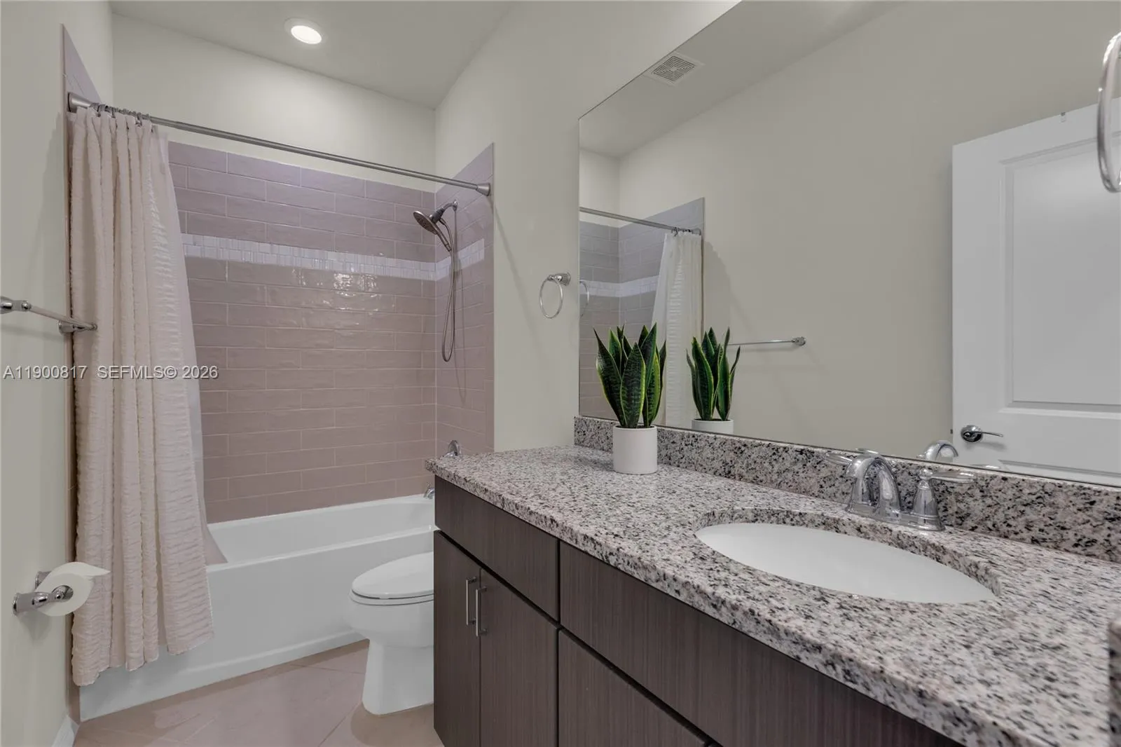 4810 Eucalyptus Dr 3, Hollywood, Florida 33021, Hollywood, Florida 33021, 3 Bedrooms Bedrooms, ,2 BathroomsBathrooms,Residential,For Sale,4810 Eucalyptus Dr 3, Hollywood, Florida 33021,A11900817