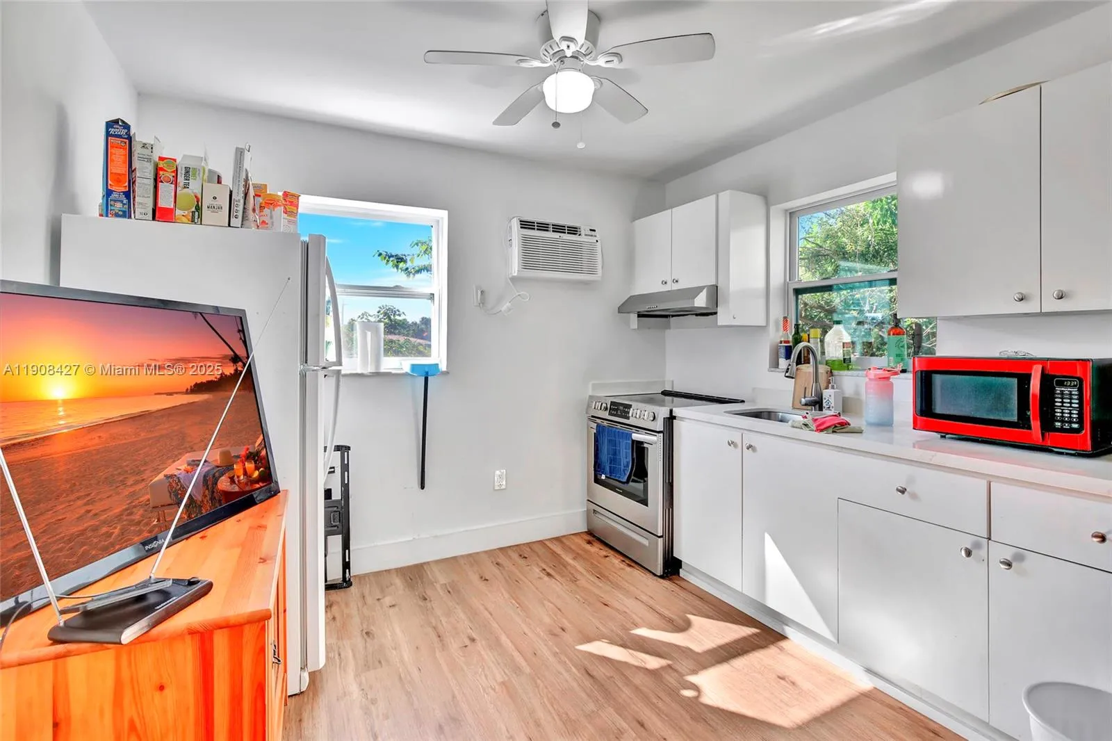 458 Sw 9th St 3, Miami, Florida 33130, Miami, Florida 33130, 2 Bedrooms Bedrooms, ,1 BathroomBathrooms,Residential Lease,For Rent,458 Sw 9th St 3, Miami, Florida 33130,A11908427