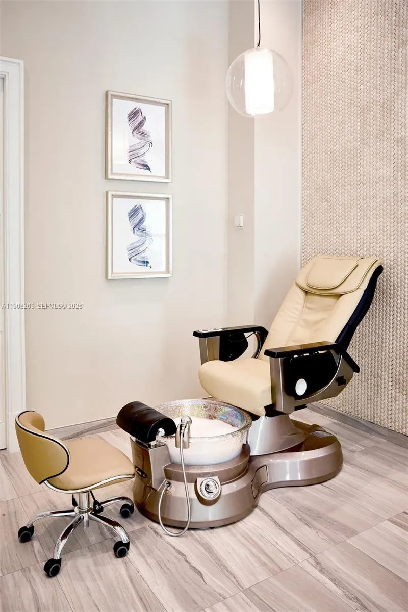 717 Crandon Blvd 507, Key Biscayne, Florida 33149, Key Biscayne, Florida 33149, 2 Bedrooms Bedrooms, ,2 BathroomsBathrooms,Residential,For Sale,717 Crandon Blvd 507, Key Biscayne, Florida 33149,A11908269