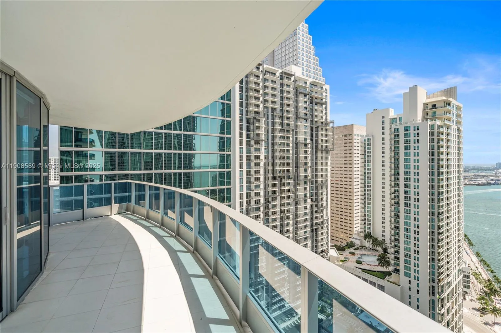 Miami, Florida 33131, 2 Bedrooms Bedrooms, ,2 BathroomsBathrooms,Residential,For Sale,A11908589