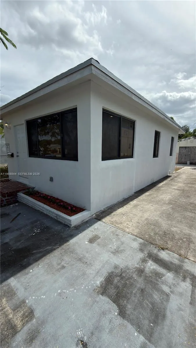 2462 Johnson St, Hollywood, Florida 33020, Hollywood, Florida 33020, 3 Bedrooms Bedrooms, ,2 BathroomsBathrooms,Residential,For Sale,2462 Johnson St, Hollywood, Florida 33020,A11908844