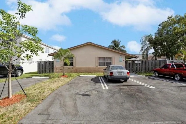 231 Sw 8th Ct, Pompano Beach, Florida 33060, Pompano Beach, Florida 33060, ,Residential Income,For Sale,231 Sw 8th Ct, Pompano Beach, Florida 33060,A11907387