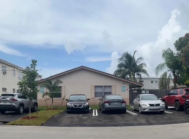 231 Sw 8th Ct, Pompano Beach, Florida 33060, Pompano Beach, Florida 33060, ,Residential Income,For Sale,231 Sw 8th Ct, Pompano Beach, Florida 33060,A11907387