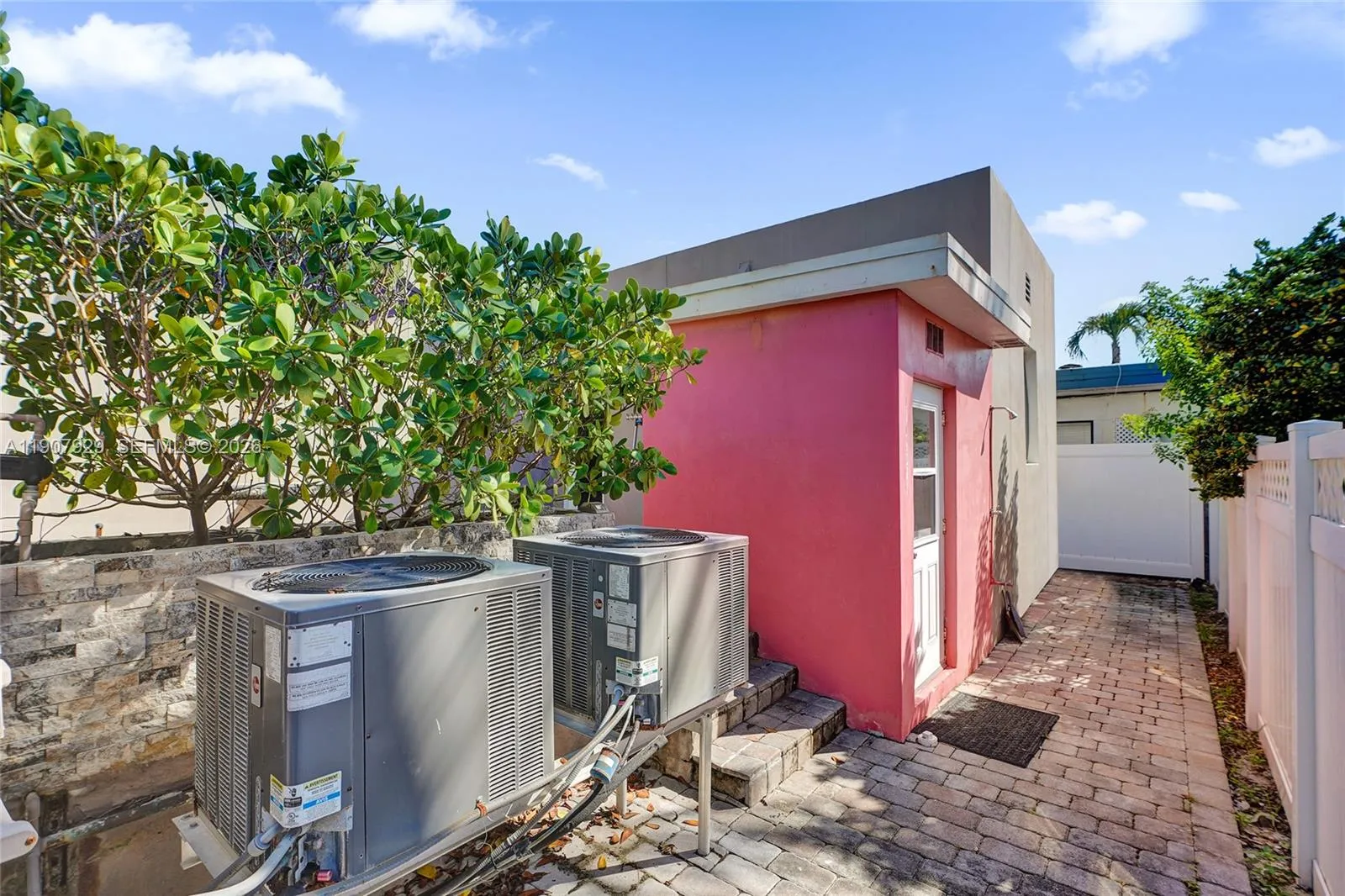 322 Oklahoma St, Hollywood, Florida 33019, Hollywood, Florida 33019, ,Residential Income,For Sale,322 Oklahoma St, Hollywood, Florida 33019,A11907929