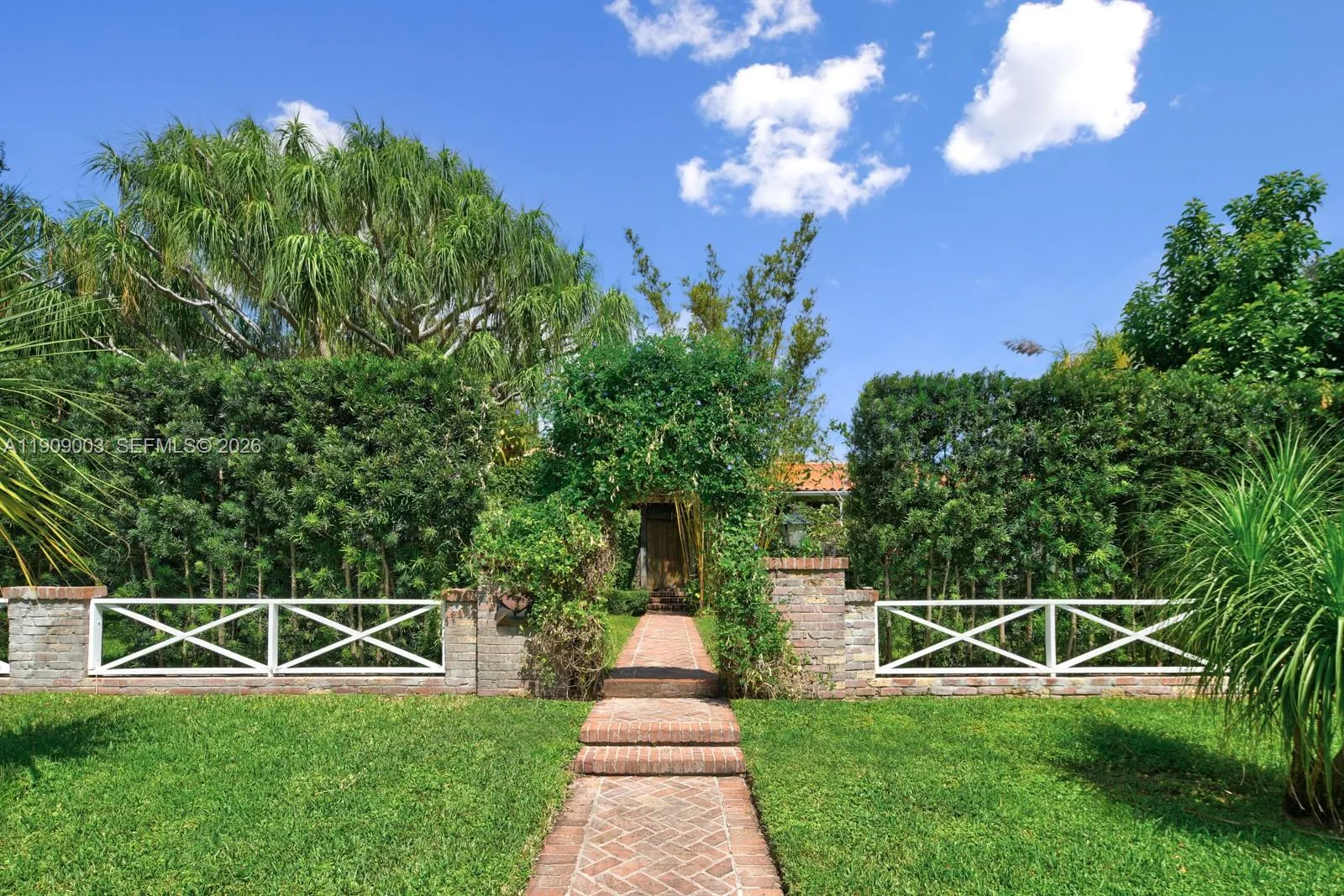 575 Hibiscus Ln, Miami, Florida 33137, Miami, Florida 33137, 5 Bedrooms Bedrooms, ,5 BathroomsBathrooms,Residential,For Sale,575 Hibiscus Ln, Miami, Florida 33137,A11909003