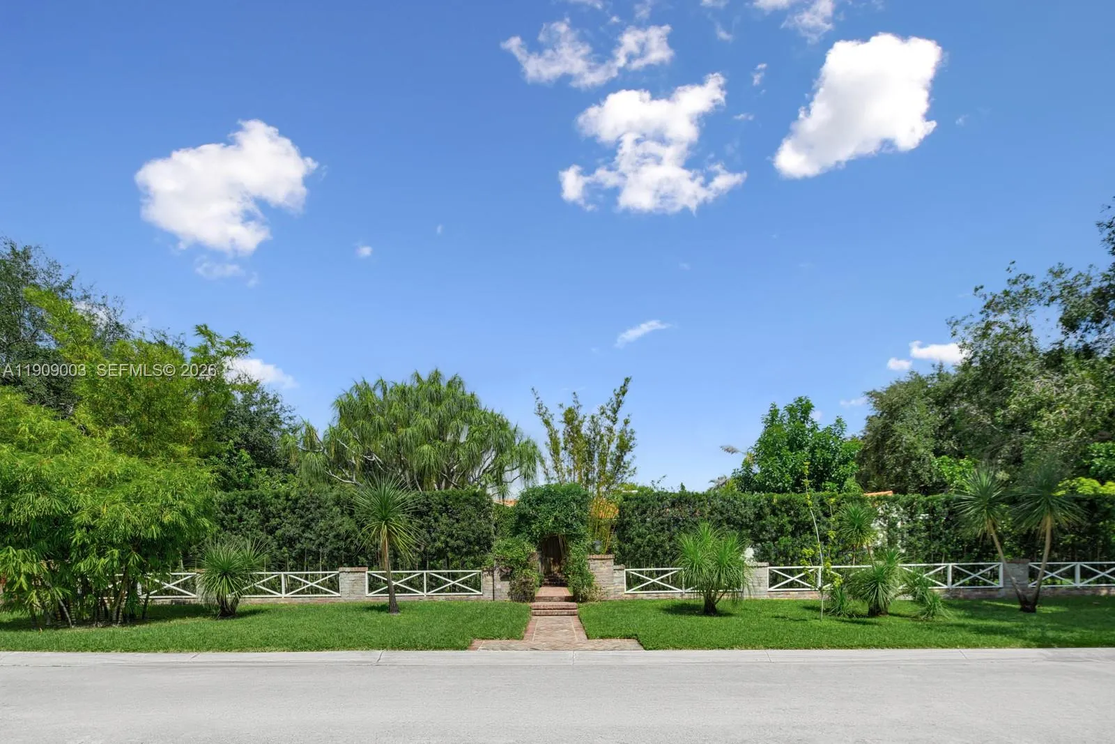 575 Hibiscus Ln, Miami, Florida 33137, Miami, Florida 33137, 5 Bedrooms Bedrooms, ,5 BathroomsBathrooms,Residential,For Sale,575 Hibiscus Ln, Miami, Florida 33137,A11909003