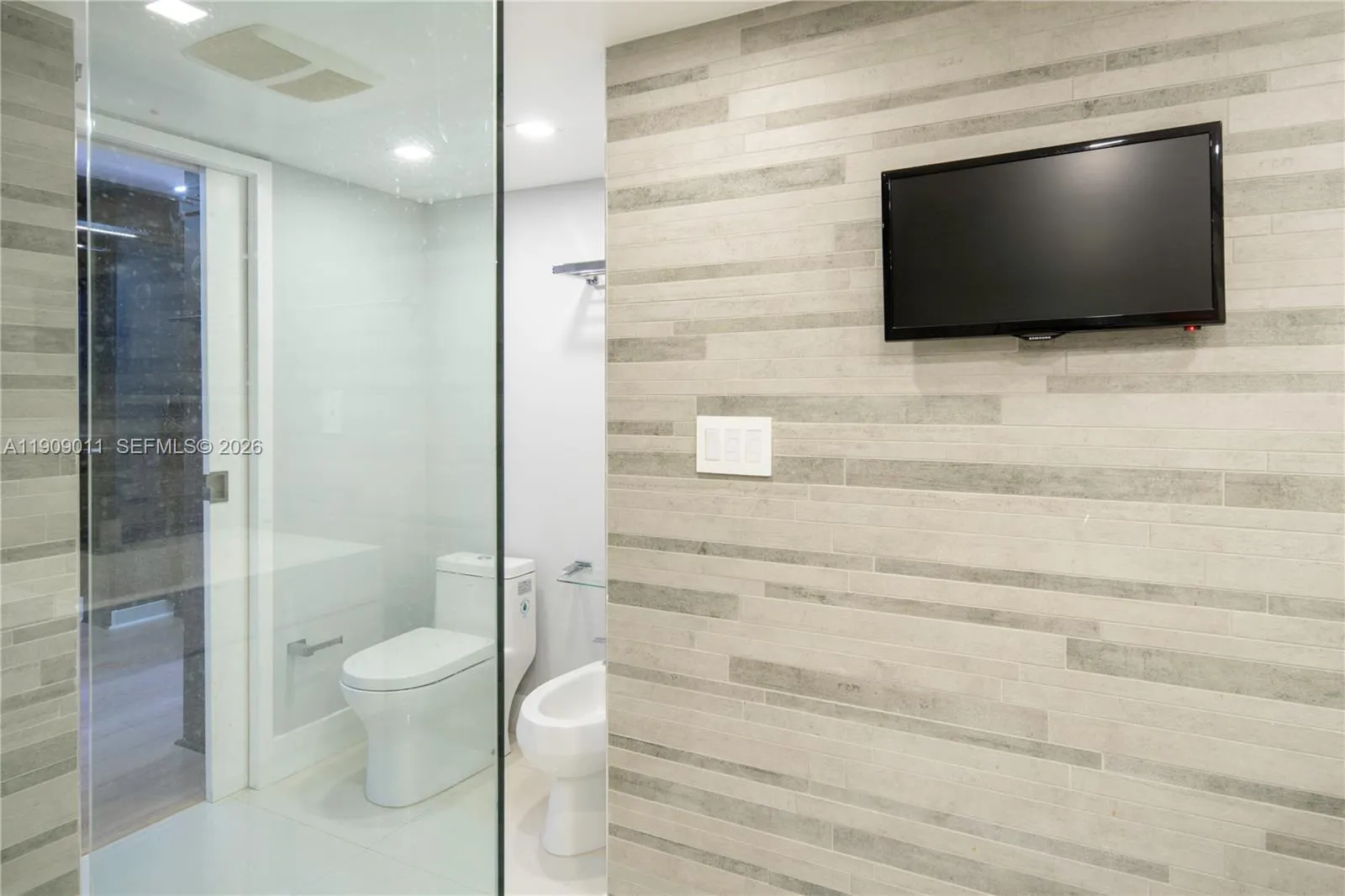 4000 Towerside Ter 1901, Miami, Florida 33138, Miami, Florida 33138, 2 Bedrooms Bedrooms, ,2 BathroomsBathrooms,Residential Lease,For Rent,4000 Towerside Ter 1901, Miami, Florida 33138,A11909011