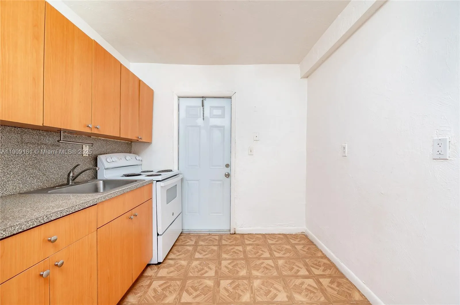 10015 Sw 170th Ter, Miami, Florida 33157, Miami, Florida 33157, ,Residential Income,For Sale,10015 Sw 170th Ter, Miami, Florida 33157,A11909161