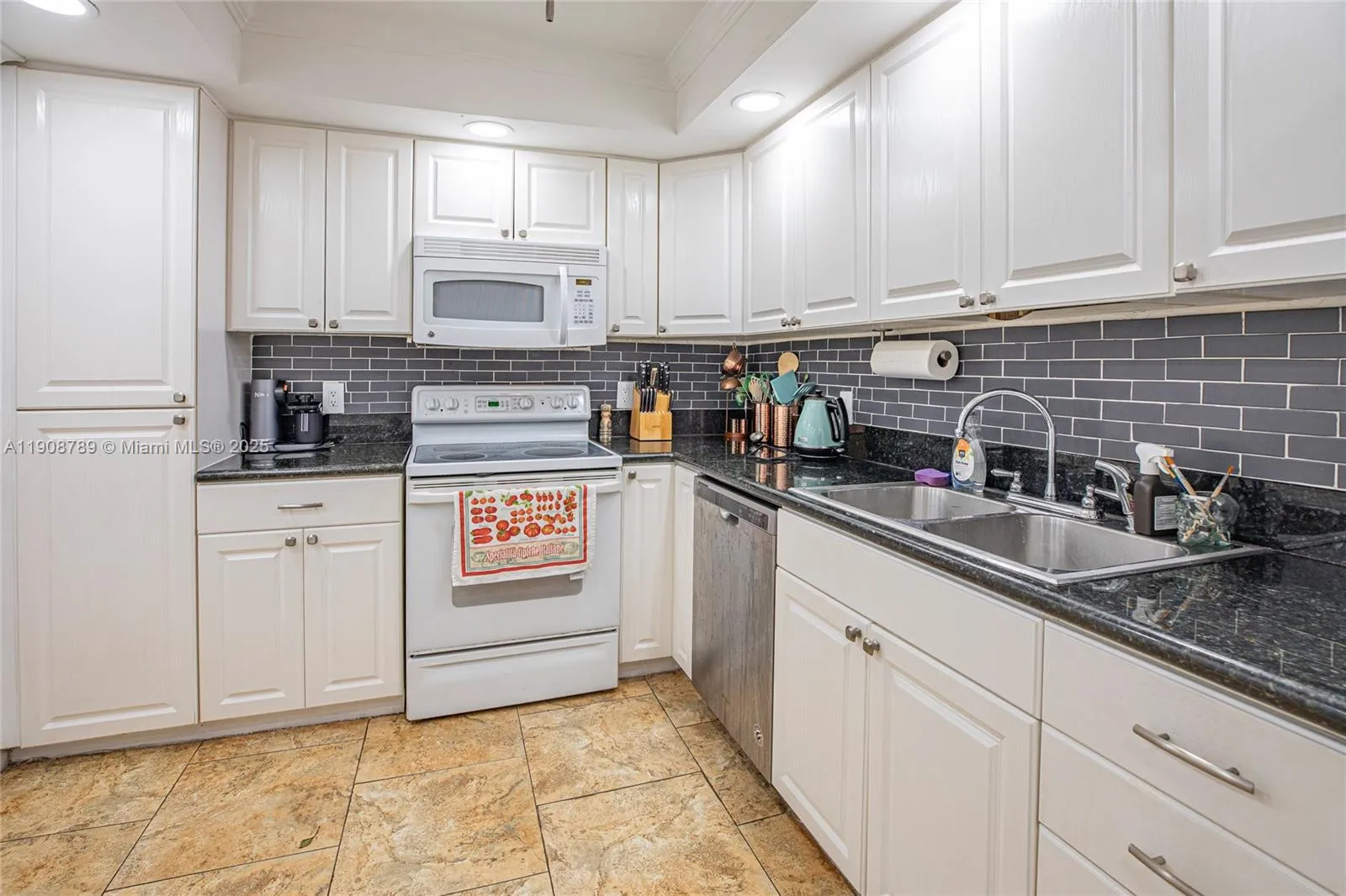 437 Golden Isles Dr 9b-c, Hallandale Beach, Florid, Hallandale Beach, Florida 33009, 4 Bedrooms Bedrooms, ,2 BathroomsBathrooms,Residential,For Sale,437 Golden Isles Dr 9b-c, Hallandale Beach, Florid,A11908789