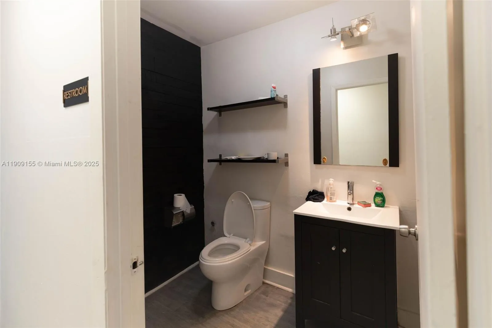 7215 Nw 41st St H, Miami, Florida 33166, Miami, Florida 33166, ,Commercial Sale,For Sale,7215 Nw 41st St H, Miami, Florida 33166,A11909155