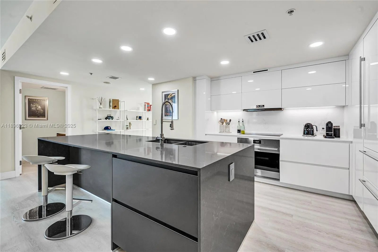 665 Ne 25th St 2301, Miami, Florida 33137, Miami, Florida 33137, 2 Bedrooms Bedrooms, ,2 BathroomsBathrooms,Residential,For Sale,665 Ne 25th St 2301, Miami, Florida 33137,A11896223