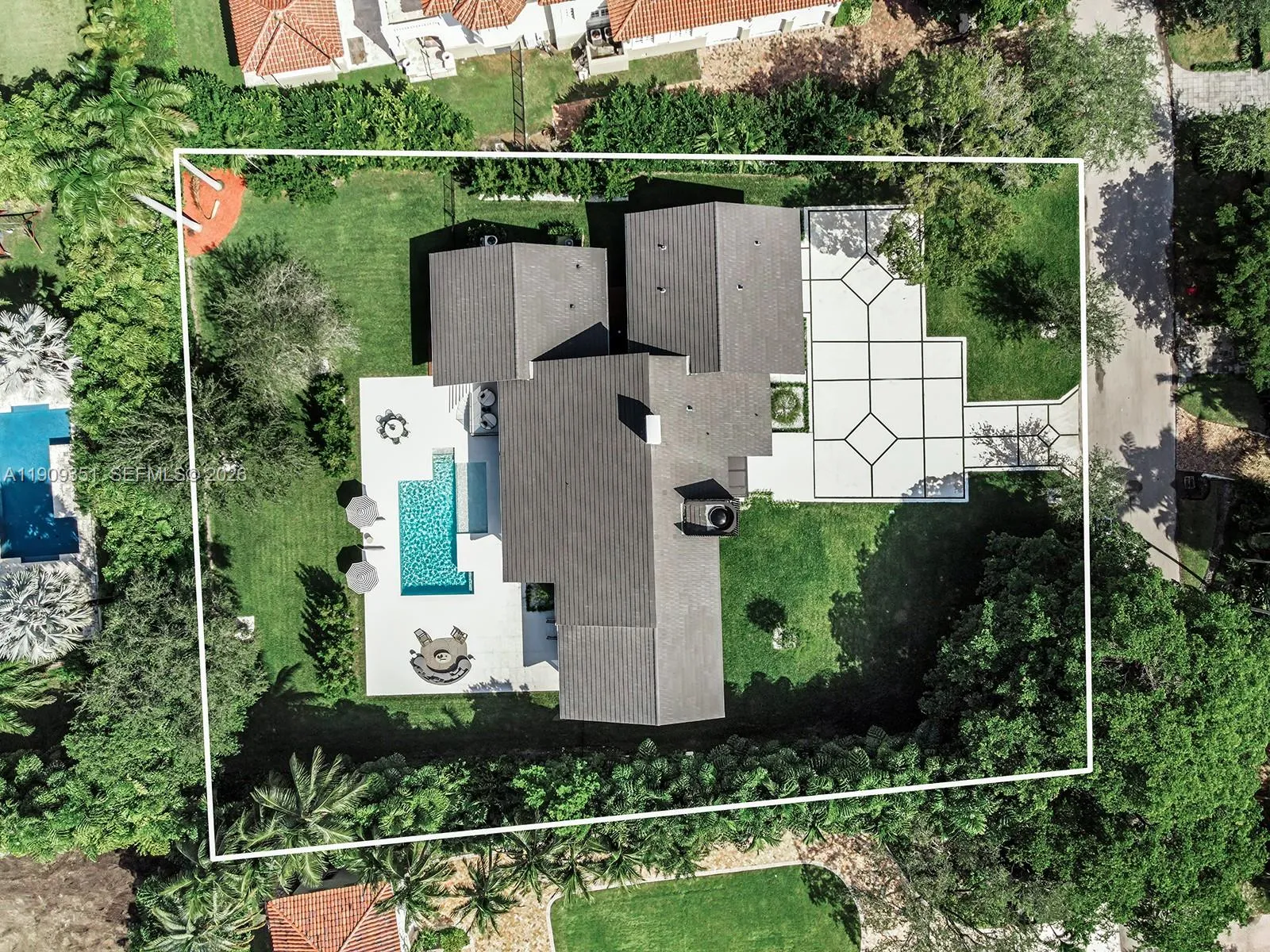 7910 Los Pinos Cir, Coral Gables, Florida 33143, Coral Gables, Florida 33143, 4 Bedrooms Bedrooms, ,4 BathroomsBathrooms,Residential,For Sale,7910 Los Pinos Cir, Coral Gables, Florida 33143,A11909351