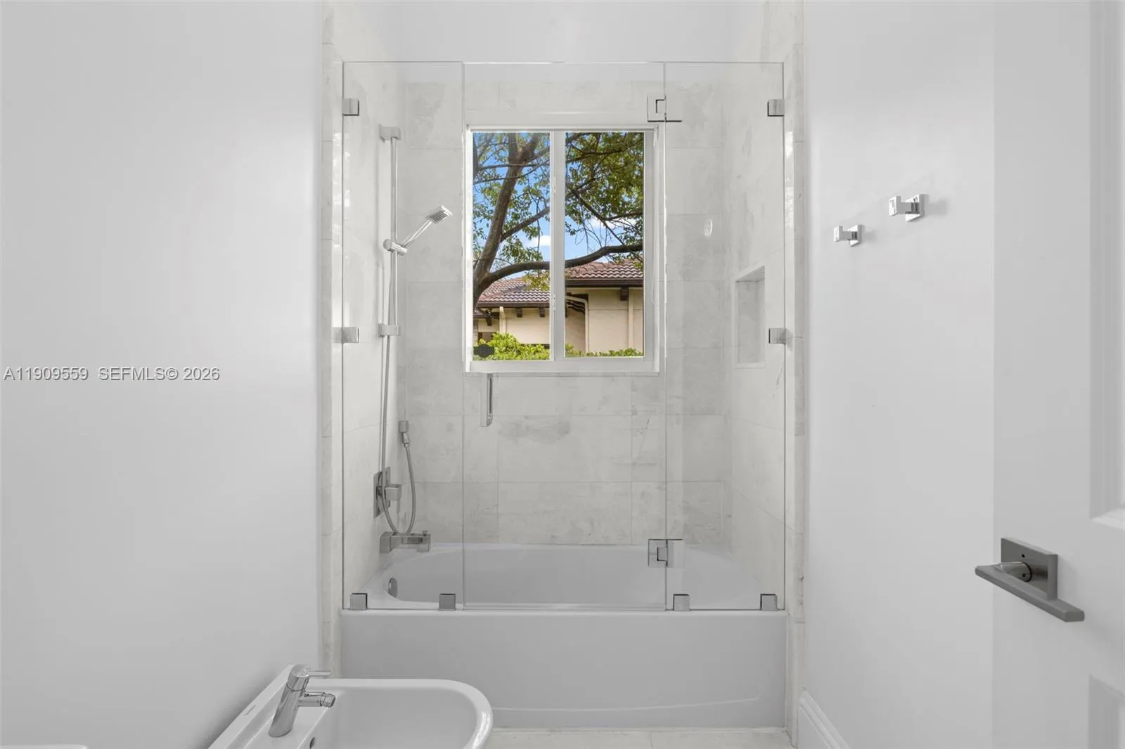 9580 Sw 101st Ter, Miami, Florida 33176, Miami, Florida 33176, 6 Bedrooms Bedrooms, ,6 BathroomsBathrooms,Residential Lease,For Rent,9580 Sw 101st Ter, Miami, Florida 33176,A11909559