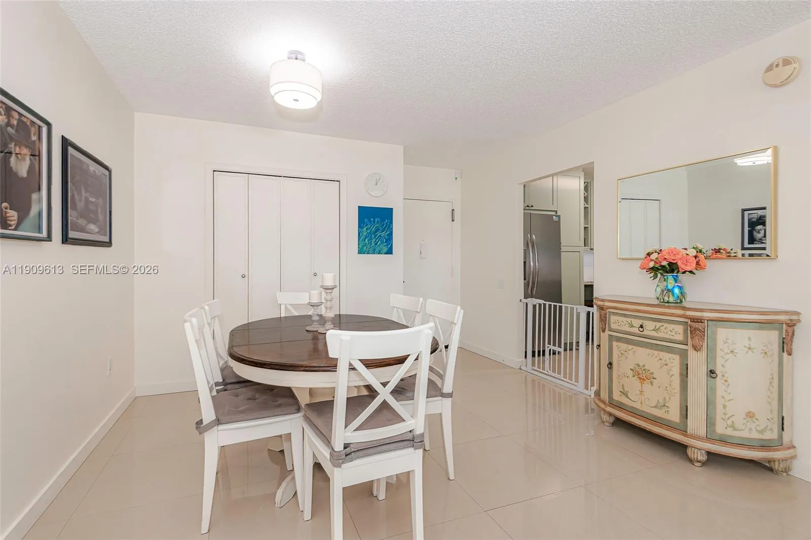 5750 Collins Ave 3j, Miami Beach, Florida 33140, Miami Beach, Florida 33140, 2 Bedrooms Bedrooms, ,2 BathroomsBathrooms,Residential,For Sale,5750 Collins Ave 3j, Miami Beach, Florida 33140,A11909613