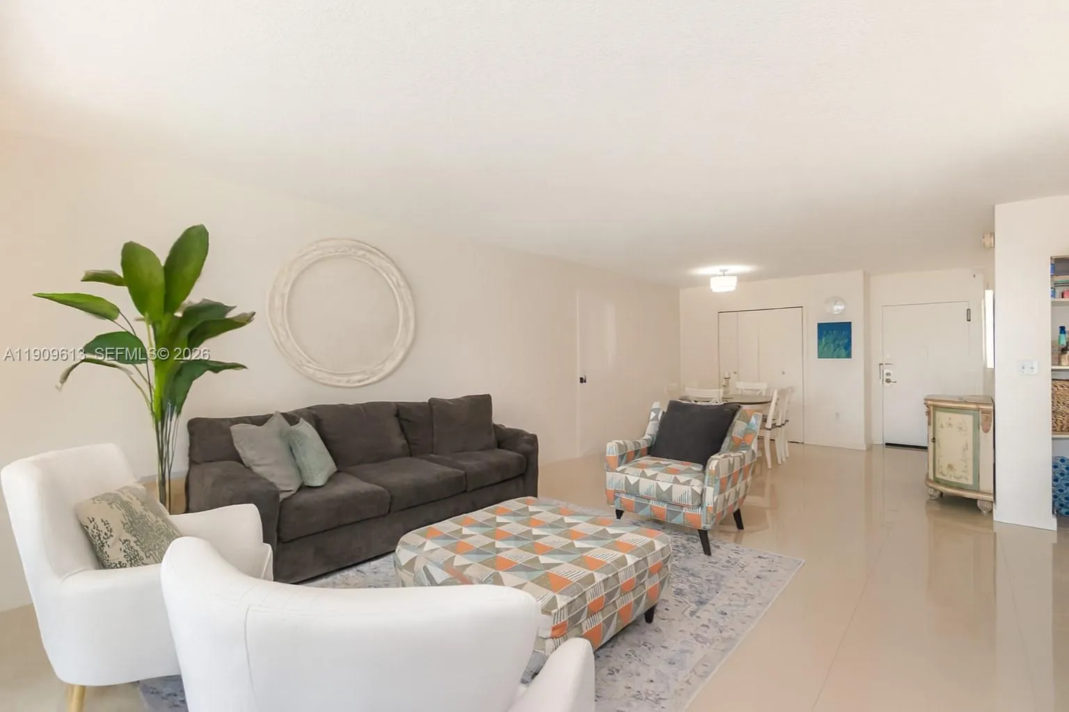 5750 Collins Ave 3j, Miami Beach, Florida 33140, Miami Beach, Florida 33140, 2 Bedrooms Bedrooms, ,2 BathroomsBathrooms,Residential,For Sale,5750 Collins Ave 3j, Miami Beach, Florida 33140,A11909613