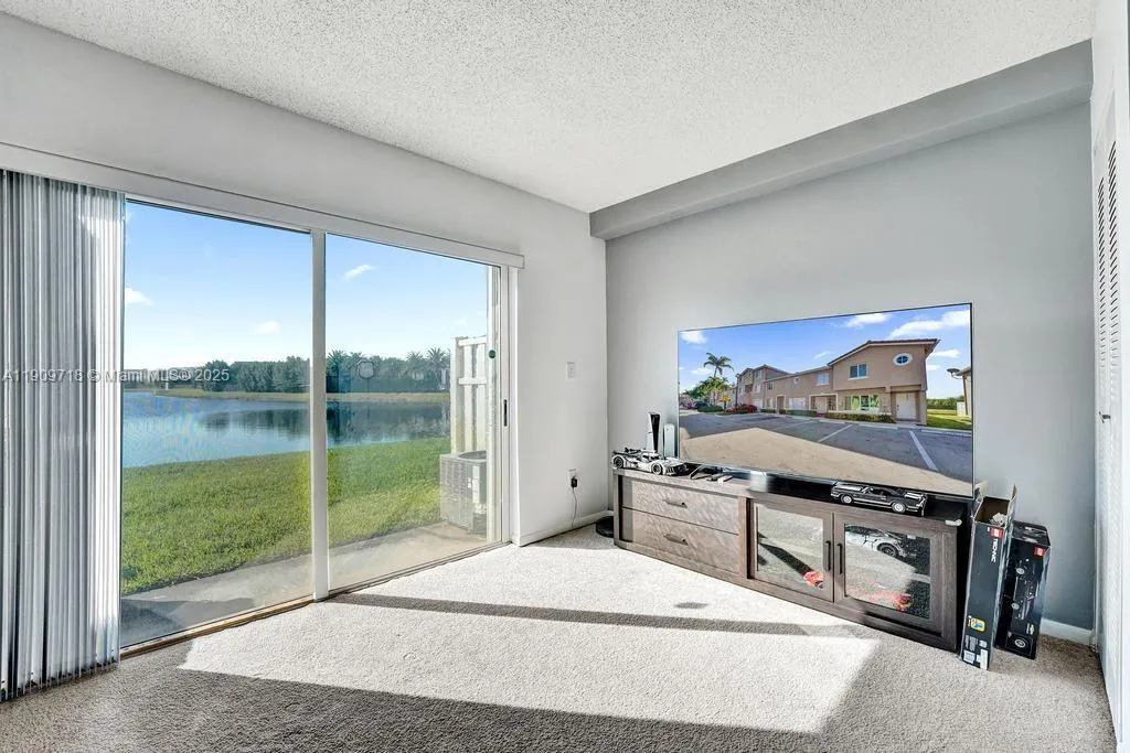 174 Riviera Cir 27-4, Weston, Florida 33326, Weston, Florida 33326, 2 Bedrooms Bedrooms, ,2 BathroomsBathrooms,Residential,For Sale,174 Riviera Cir 27-4, Weston, Florida 33326,A11909718