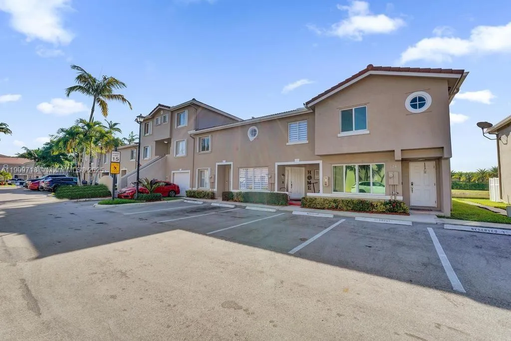 174 Riviera Cir 27-4, Weston, Florida 33326, Weston, Florida 33326, 2 Bedrooms Bedrooms, ,2 BathroomsBathrooms,Residential,For Sale,174 Riviera Cir 27-4, Weston, Florida 33326,A11909718