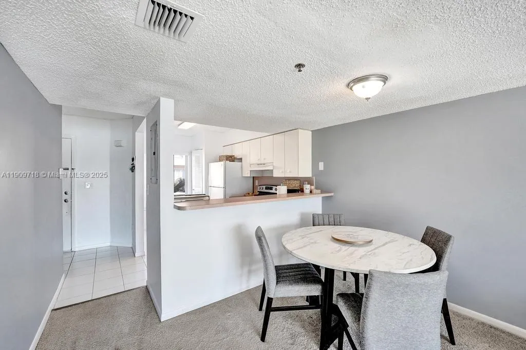 174 Riviera Cir 27-4, Weston, Florida 33326, Weston, Florida 33326, 2 Bedrooms Bedrooms, ,2 BathroomsBathrooms,Residential,For Sale,174 Riviera Cir 27-4, Weston, Florida 33326,A11909718