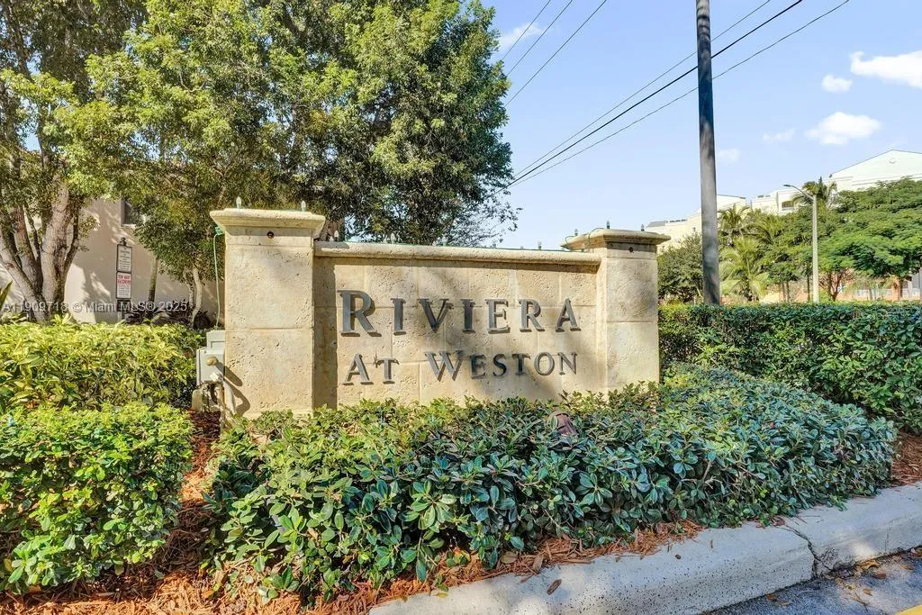 174 Riviera Cir 27-4, Weston, Florida 33326, Weston, Florida 33326, 2 Bedrooms Bedrooms, ,2 BathroomsBathrooms,Residential,For Sale,174 Riviera Cir 27-4, Weston, Florida 33326,A11909718