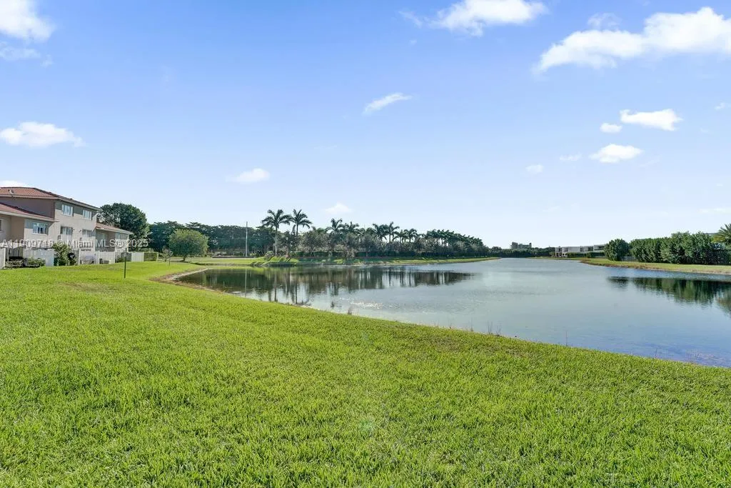 174 Riviera Cir 27-4, Weston, Florida 33326, Weston, Florida 33326, 2 Bedrooms Bedrooms, ,2 BathroomsBathrooms,Residential,For Sale,174 Riviera Cir 27-4, Weston, Florida 33326,A11909718