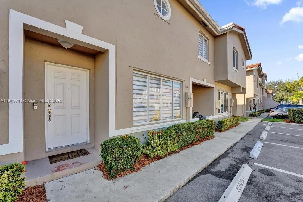 174 Riviera Cir 27-4, Weston, Florida 33326, Weston, Florida 33326, 2 Bedrooms Bedrooms, ,2 BathroomsBathrooms,Residential,For Sale,174 Riviera Cir 27-4, Weston, Florida 33326,A11909718