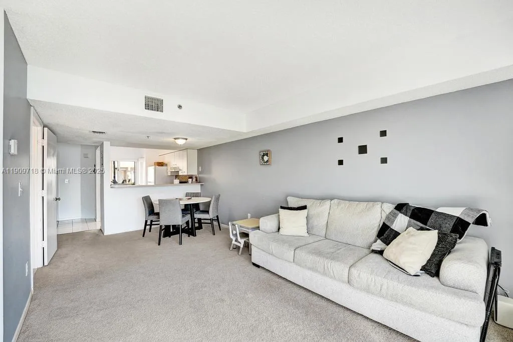 174 Riviera Cir 27-4, Weston, Florida 33326, Weston, Florida 33326, 2 Bedrooms Bedrooms, ,2 BathroomsBathrooms,Residential,For Sale,174 Riviera Cir 27-4, Weston, Florida 33326,A11909718