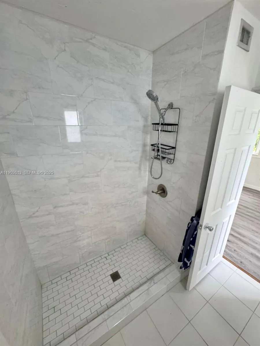 555 Ne 70th St, Miami, Florida 33138, Miami, Florida 33138, ,Residential Income,For Sale,555 Ne 70th St, Miami, Florida 33138,A11909813