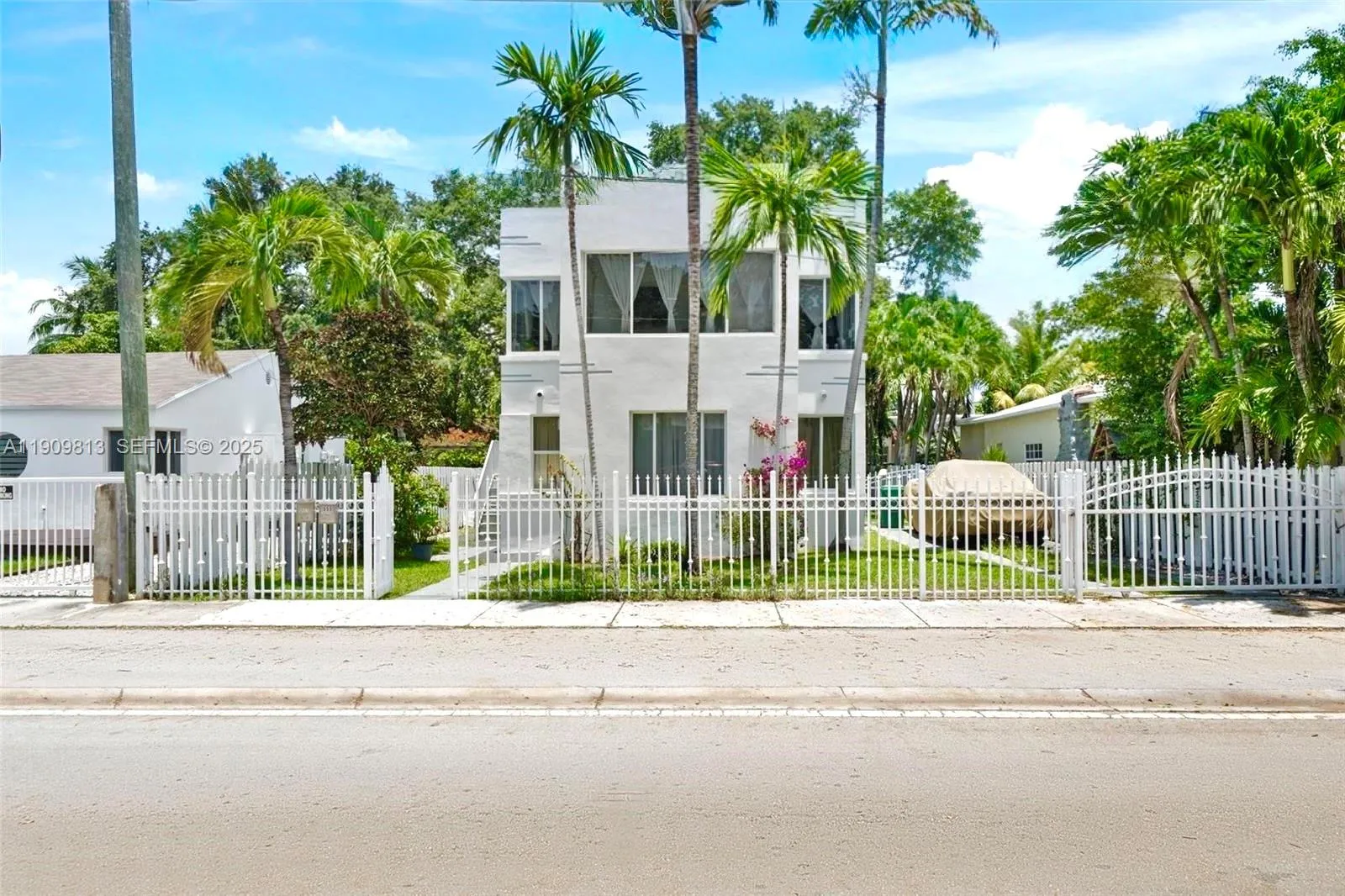 555 Ne 70th St, Miami, Florida 33138, Miami, Florida 33138, ,Residential Income,For Sale,555 Ne 70th St, Miami, Florida 33138,A11909813