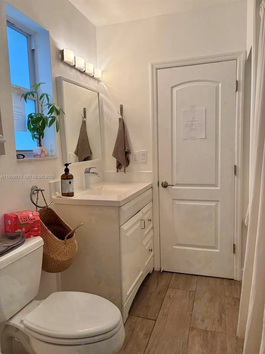 555 Ne 70th St, Miami, Florida 33138, Miami, Florida 33138, ,Residential Income,For Sale,555 Ne 70th St, Miami, Florida 33138,A11909813