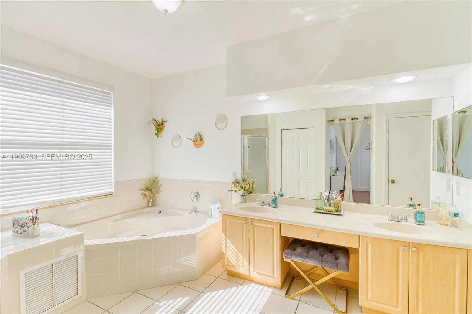 3839 Sw 51st St, Hollywood, Florida 33312, Hollywood, Florida 33312, 4 Bedrooms Bedrooms, ,3 BathroomsBathrooms,Residential,For Sale,3839 Sw 51st St, Hollywood, Florida 33312,A11909739