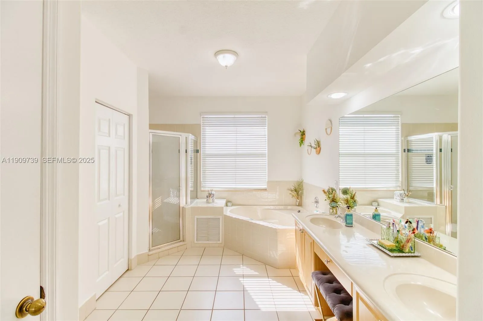 3839 Sw 51st St, Hollywood, Florida 33312, Hollywood, Florida 33312, 4 Bedrooms Bedrooms, ,3 BathroomsBathrooms,Residential,For Sale,3839 Sw 51st St, Hollywood, Florida 33312,A11909739