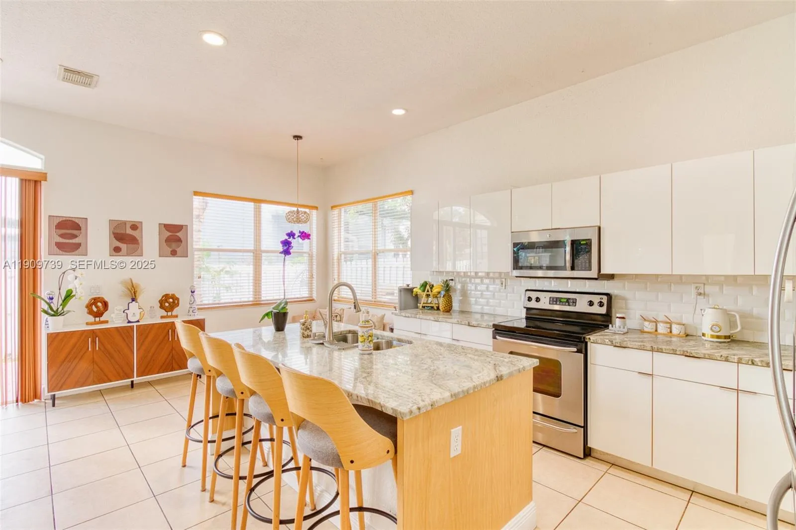 3839 Sw 51st St, Hollywood, Florida 33312, Hollywood, Florida 33312, 4 Bedrooms Bedrooms, ,3 BathroomsBathrooms,Residential,For Sale,3839 Sw 51st St, Hollywood, Florida 33312,A11909739