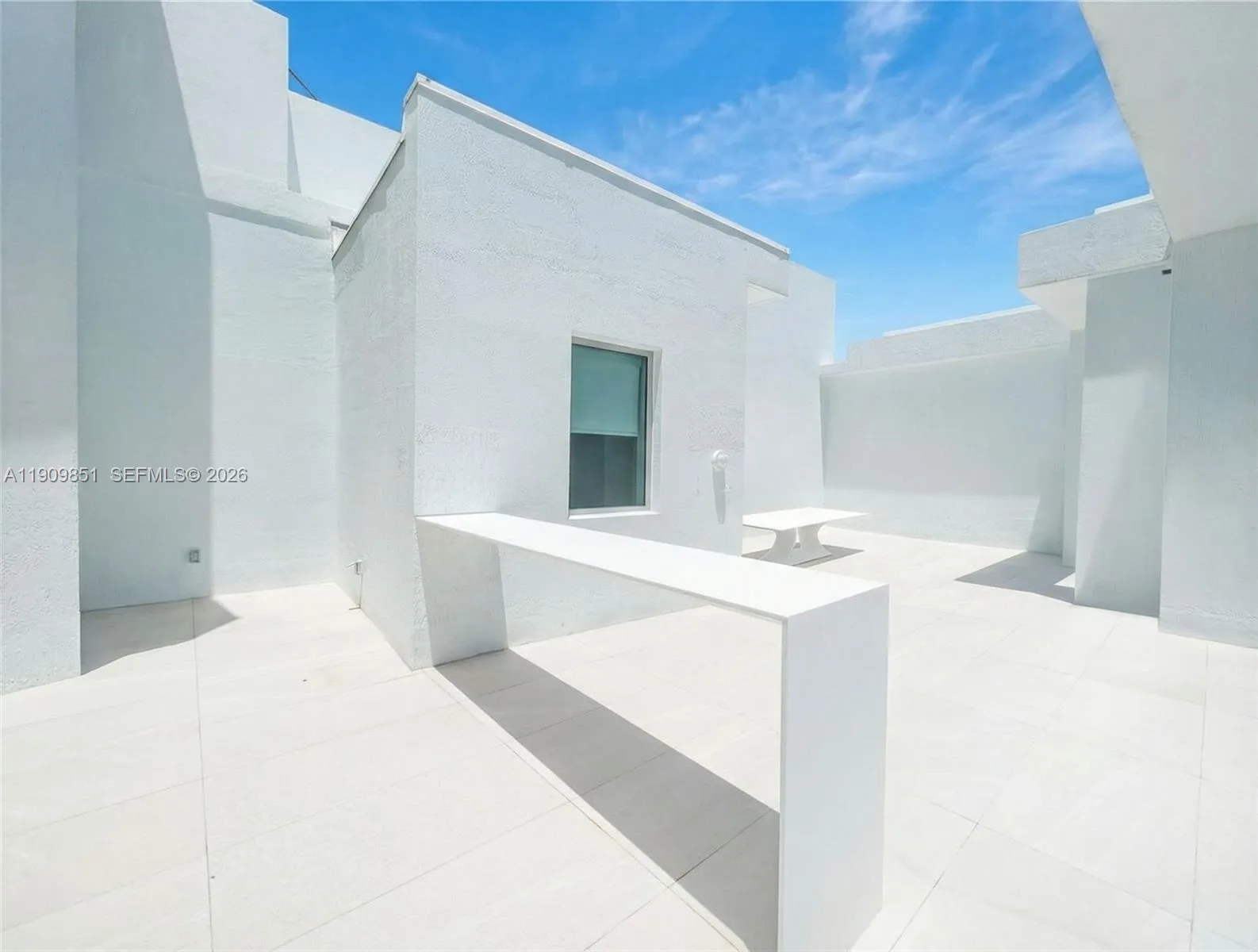 92 Sw 3rd St Ph5213, Miami, Florida 33130, Miami, Florida 33130, 2 Bedrooms Bedrooms, ,3 BathroomsBathrooms,Residential Lease,For Rent,92 Sw 3rd St Ph5213, Miami, Florida 33130,A11909851