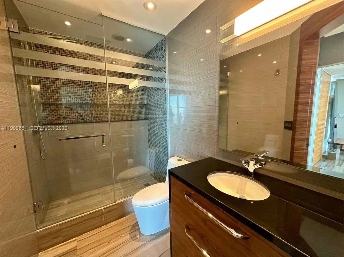 92 Sw 3rd St Ph5213, Miami, Florida 33130, Miami, Florida 33130, 2 Bedrooms Bedrooms, ,3 BathroomsBathrooms,Residential Lease,For Rent,92 Sw 3rd St Ph5213, Miami, Florida 33130,A11909851