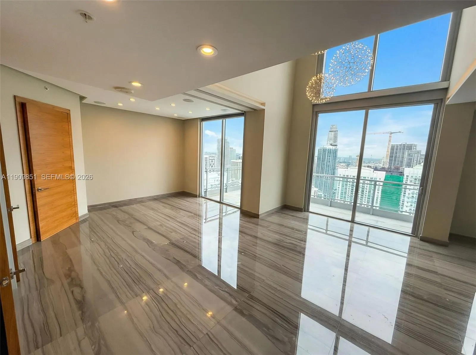 92 Sw 3rd St Ph5213, Miami, Florida 33130, Miami, Florida 33130, 2 Bedrooms Bedrooms, ,3 BathroomsBathrooms,Residential Lease,For Rent,92 Sw 3rd St Ph5213, Miami, Florida 33130,A11909851