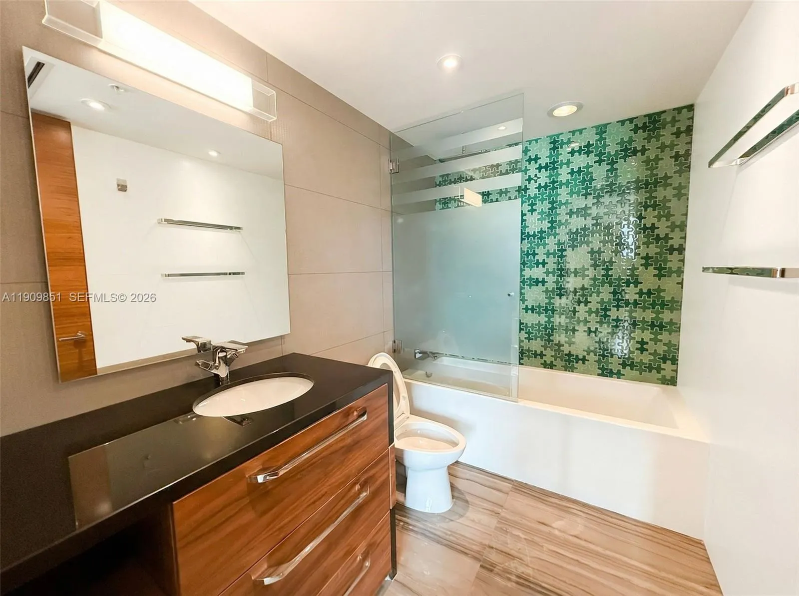 92 Sw 3rd St Ph5213, Miami, Florida 33130, Miami, Florida 33130, 2 Bedrooms Bedrooms, ,3 BathroomsBathrooms,Residential Lease,For Rent,92 Sw 3rd St Ph5213, Miami, Florida 33130,A11909851