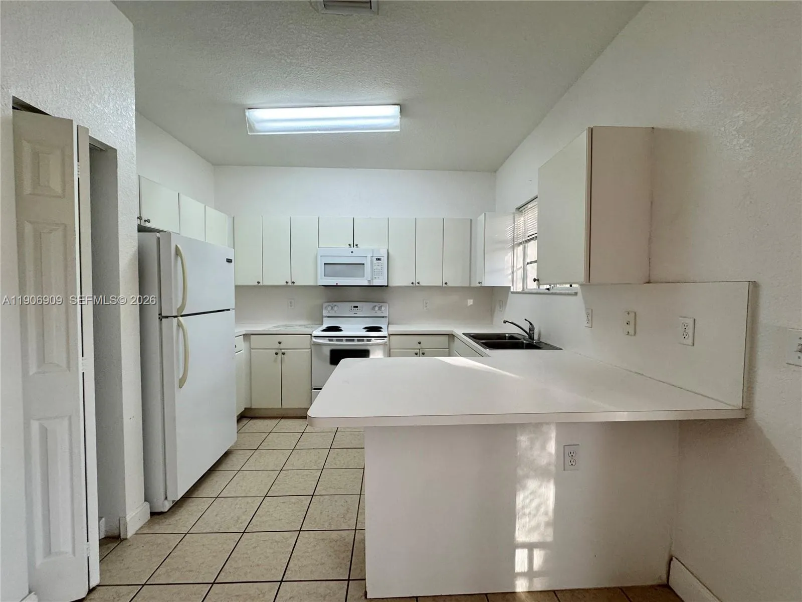 2590 Ne 3rd Dr 203, Homestead, Florida 33033, Homestead, Florida 33033, 2 Bedrooms Bedrooms, ,2 BathroomsBathrooms,Residential Lease,For Rent,2590 Ne 3rd Dr 203, Homestead, Florida 33033,A11906909