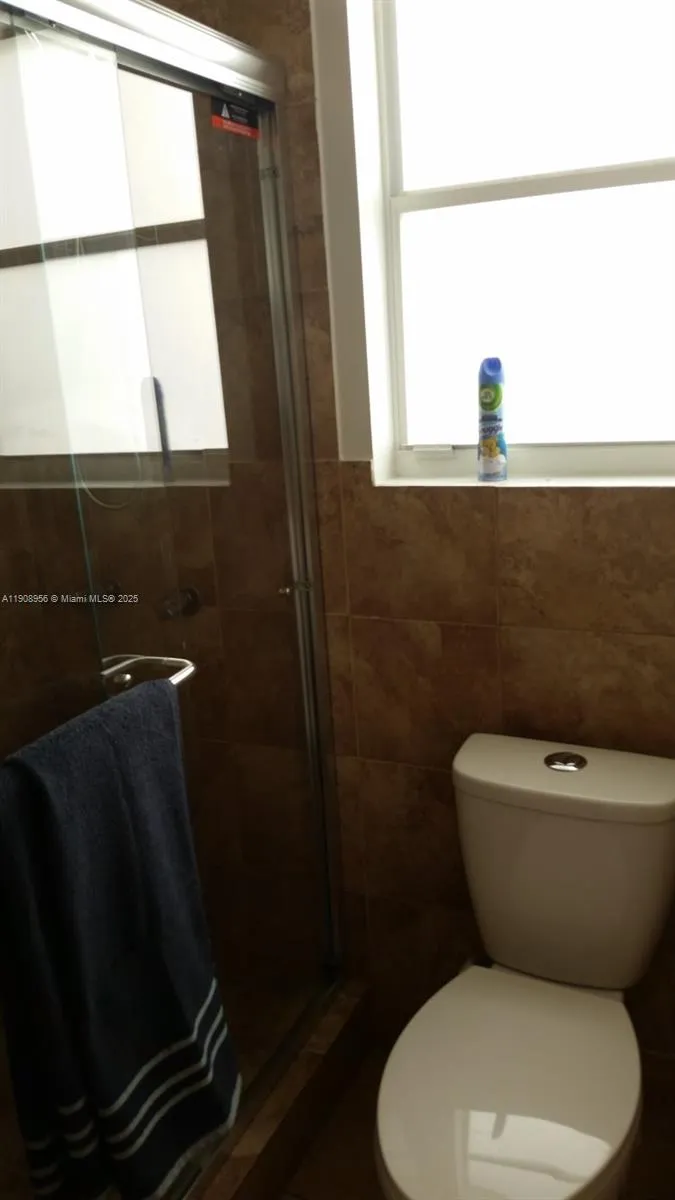 1719 Lincoln St 2 All Utilities Included, Hollywoo, Hollywood, Florida 33020, 1 Bedroom Bedrooms, ,1 BathroomBathrooms,Residential Lease,For Rent,1719 Lincoln St 2 All Utilities Included, Hollywoo,A11908956